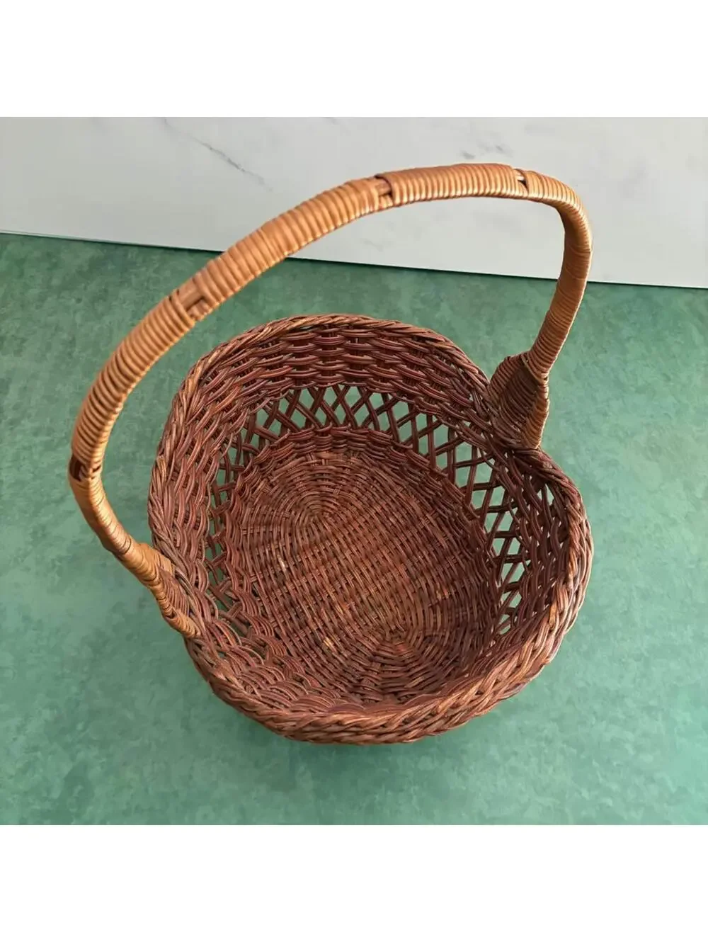 Vintage Wicker Gathering Basket With Wrapped Handle Scalloped Rim Farmhouse Deco